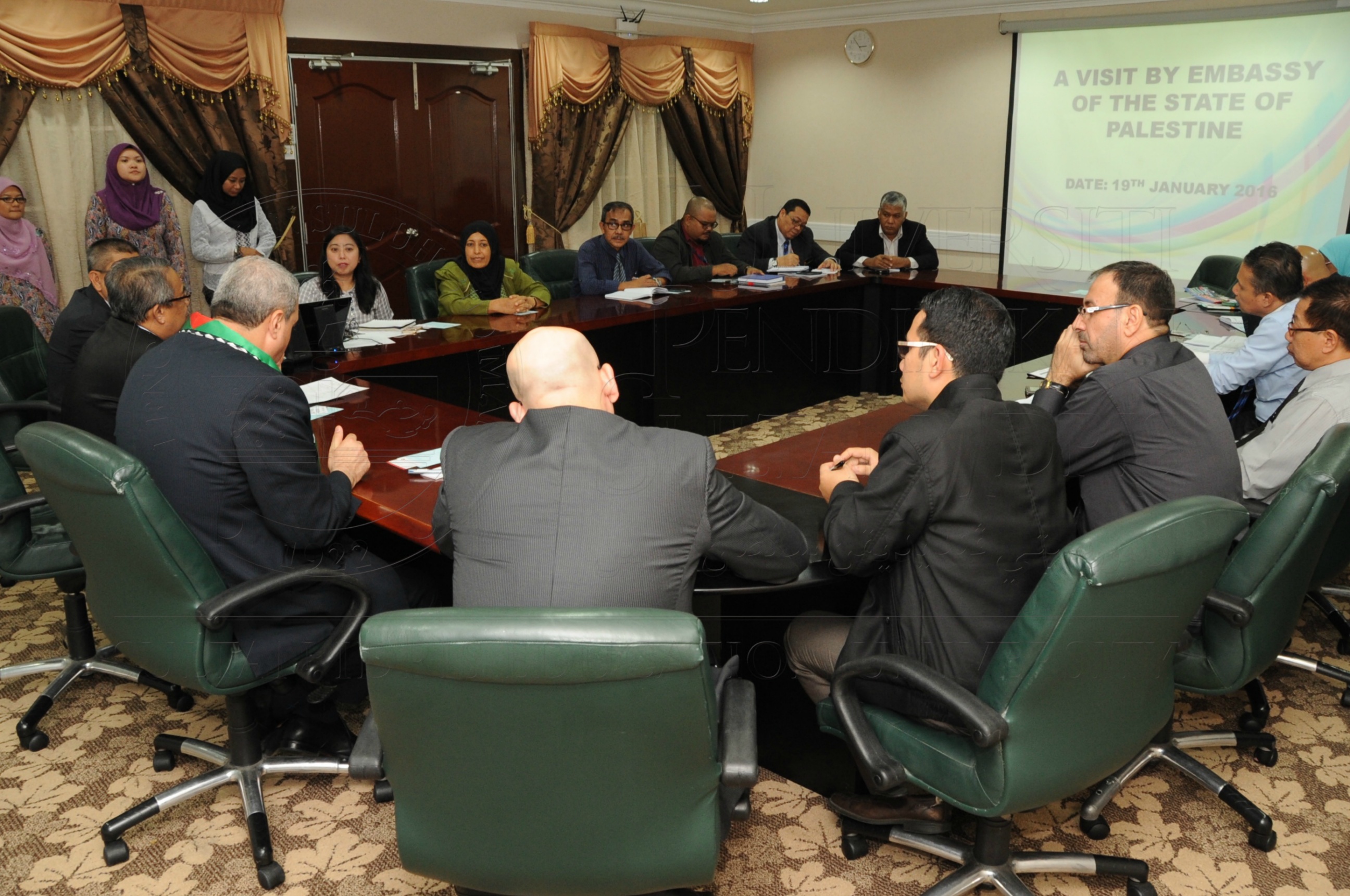 PRO 16 3 PALESTINEHAS 7663